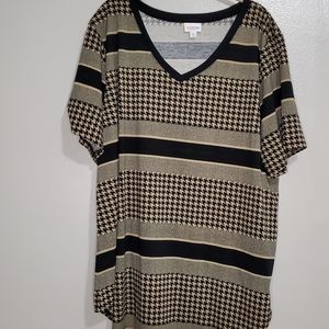 LuLaRoe Iris T 2X Tan Houndstooth New w/o Tags